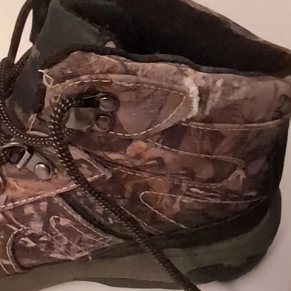 Realtree Boys Camouflage Outdoor Hiking Boots. Lace Up. Size 5